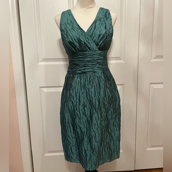 Kay Unger Dresses & Skirts - Kay Unger Green Cocktail Dress